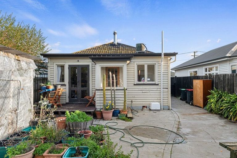 Photo of property in 135 Opawa Road, Opawa, Christchurch, 8023