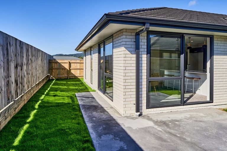 Photo of property in 5 Te Ara O Pukeko, Wainuiomata, Lower Hutt, 5014