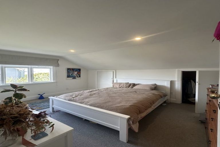 Photo of property in 33 Kotare Street, Fendalton, Christchurch, 8041