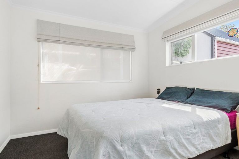 Photo of property in 59a-b Wynyard Crescent, Fernhill, Queenstown, 9300