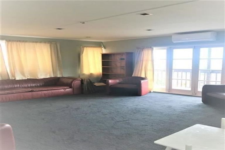 Photo of property in 281 Don Buck Road, Massey, Auckland, 0614