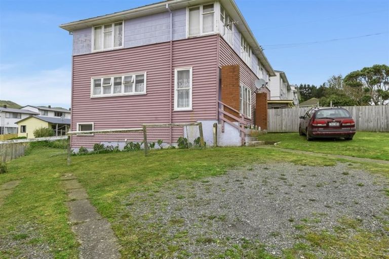 Photo of property in 78-80 Leicester Street, Cannons Creek, Porirua, 5024