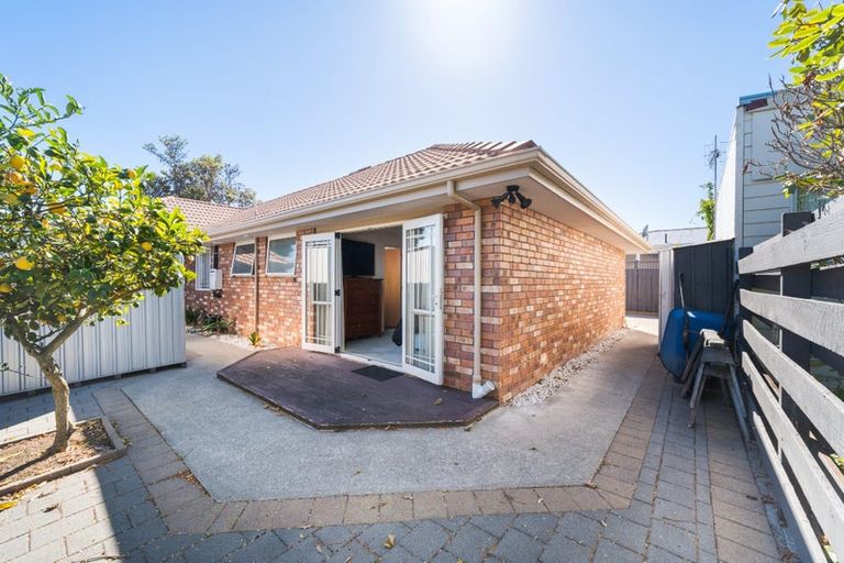 Photo of property in 12/358 College Street, West End, Palmerston North, 4410