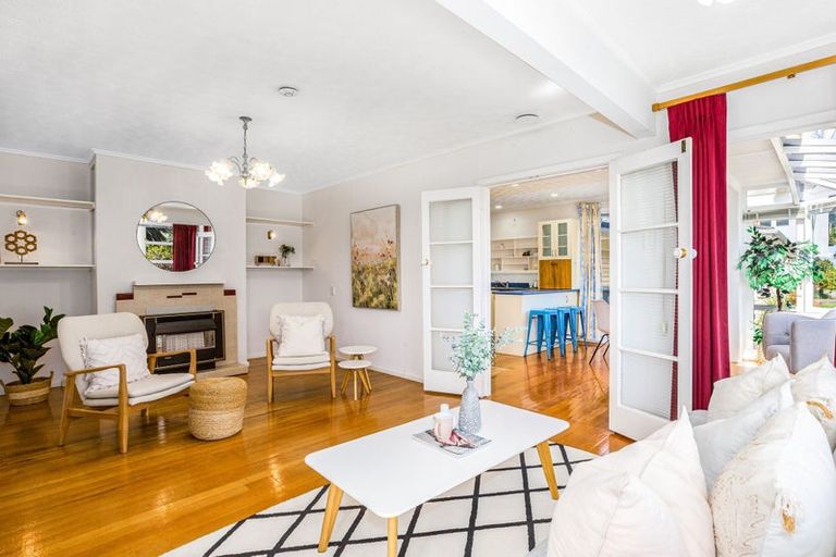 Photo of property in 45a Oxford Street, Tawa, Wellington, 5028