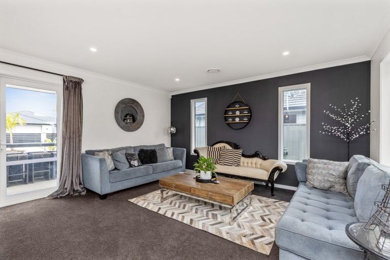 Photo of property in 24 Rakaia Way, Poraiti, Napier, 4112