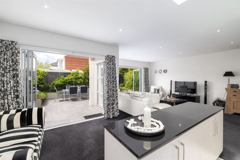 Photo of property in 28 Rhodes Street, Merivale, Christchurch, 8014