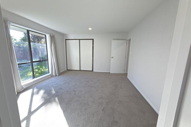 Photo of property in 20 Taupata Street, Redcliffs, Christchurch, 8081