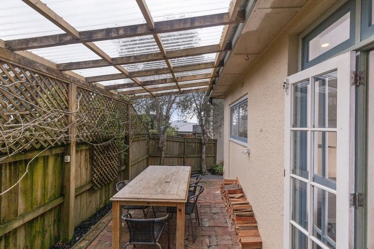 Photo of property in 1/8 Merani Street, Narrow Neck, Auckland, 0622