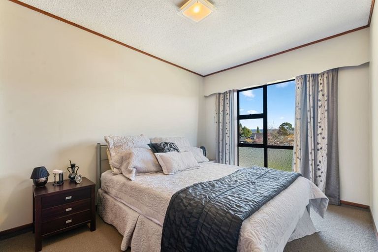 Photo of property in 5 Aries Place, Kawaha Point, Rotorua, 3010