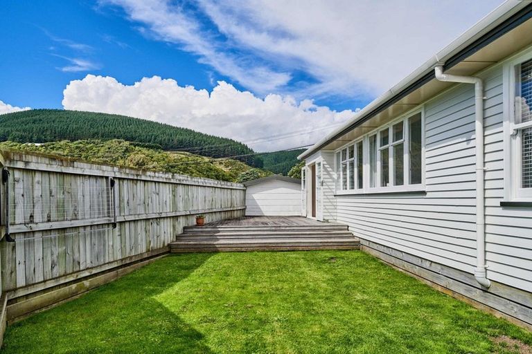 Photo of property in 57a Ranui Terrace, Tawa, Wellington, 5028