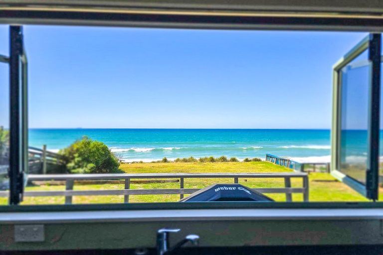 Photo of property in 167 Pukehina Parade, Pukehina, 3189