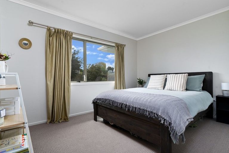 Photo of property in 1 Sackville Street, Martinborough, 5711