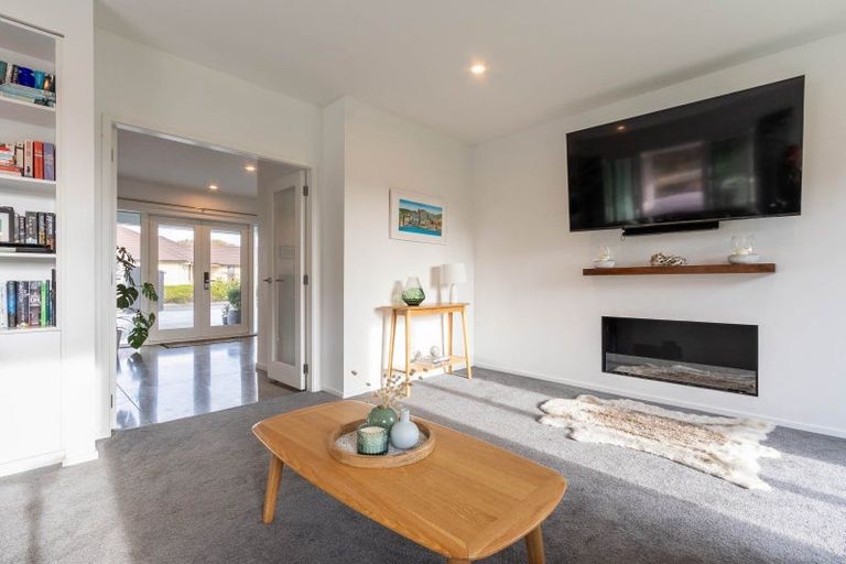 Photo of property in 32a Titoki Road, Waikanae Beach, Waikanae, 5036