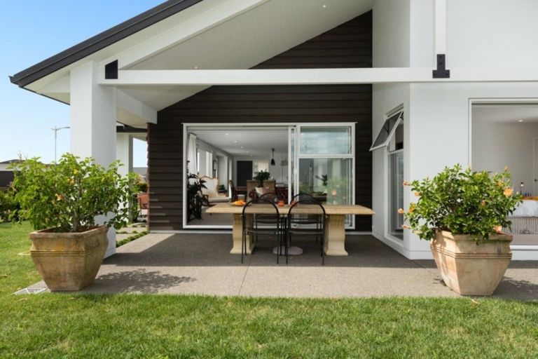 Photo of property in 62 Penetaka Heights, Pyes Pa, Tauranga, 3112