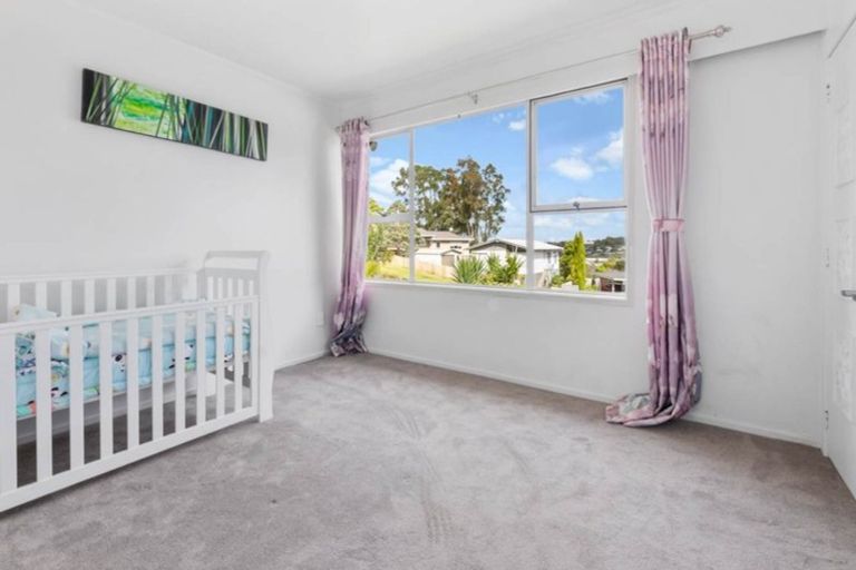Photo of property in 14 Glenbervie Crescent, Massey, Auckland, 0614