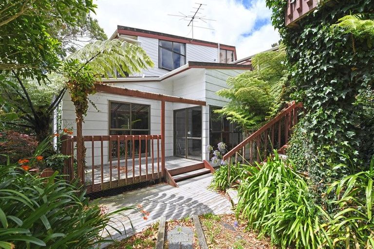 Photo of property in 9 Hobbit Lane, Pinehaven, Upper Hutt, 5371