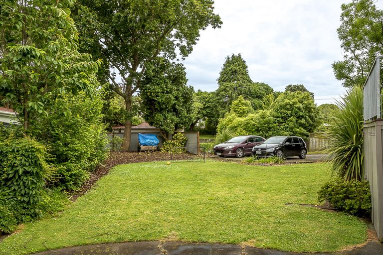 Photo of property in 12 Kent Crescent, Awapuni, Palmerston North, 4412