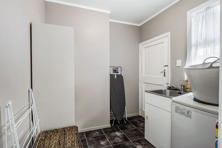 Photo of property in 2 Ward Street, Aramoho, Whanganui, 4500