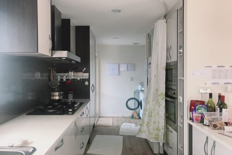 Photo of property in 13 Medina Place, Half Moon Bay, Auckland, 2012