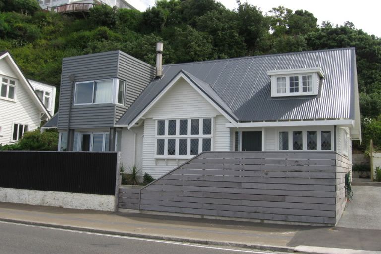 Photo of property in 314 The Esplanade, Island Bay, Wellington, 6023