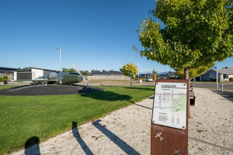 Photo of property in 2 Kittyhawk Road, Burleigh, 7201