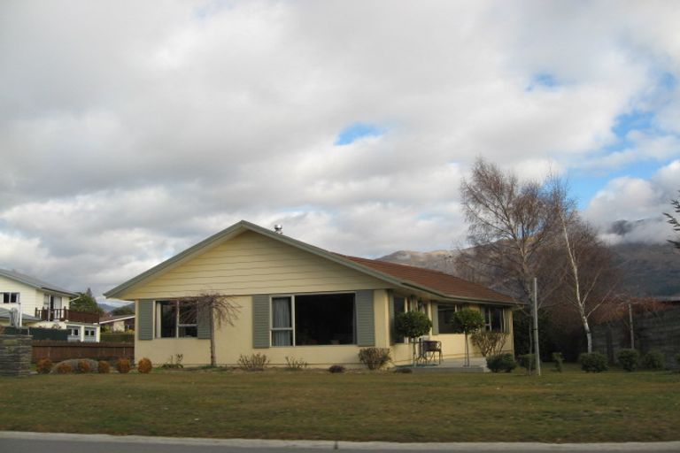 Photo of property in 29 Hunter Crescent, Wanaka, 9305
