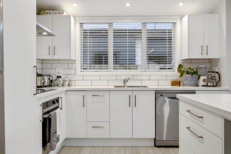 Photo of property in 52 Awataha Crescent, Pyes Pa, Tauranga, 3110