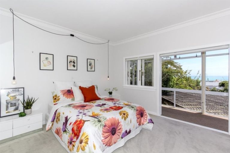 Photo of property in 4b Catherine Crescent, Moturoa, New Plymouth, 4310