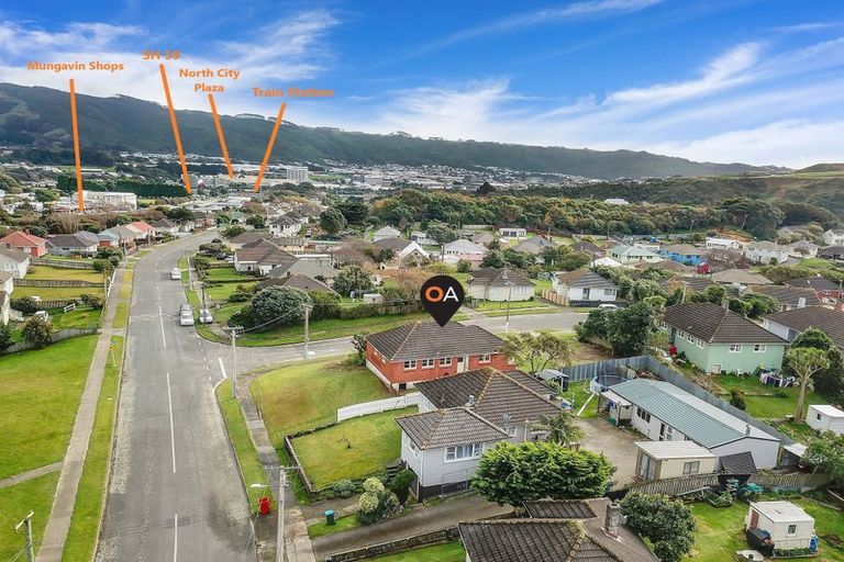 Photo of property in 2 Chew Place, Ranui, Porirua, 5024