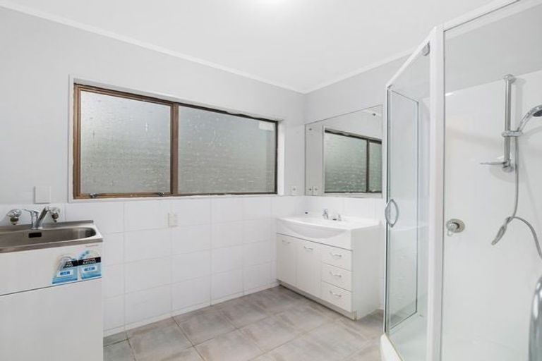 Photo of property in 390 Paremoremo Road, Paremoremo, Auckland, 0632