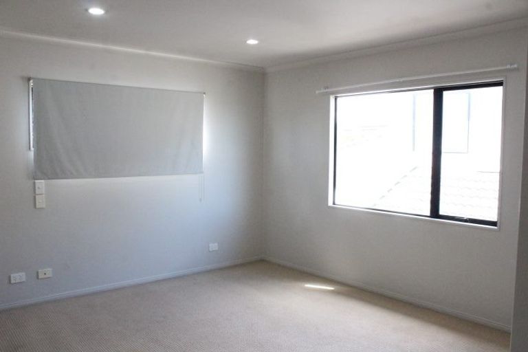 Photo of property in 7 Oakville Avenue, Flat Bush, Auckland, 2016