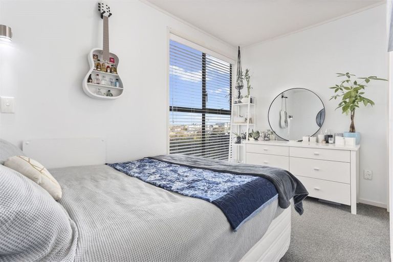 Photo of property in 2/13 Belmont Terrace, Milford, Auckland, 0620