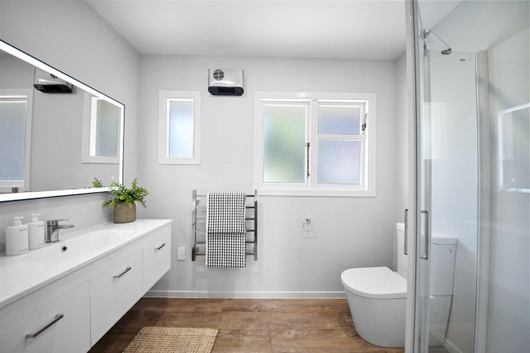 Photo of property in 8 Merton Place, Bryndwr, Christchurch, 8053