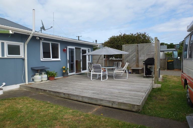 Photo of property in 141 Seabury Avenue, Foxton Beach, Foxton, 4815