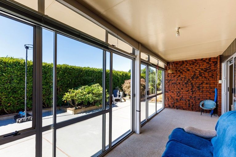 Photo of property in 16 Leon Place, Waitara, 4320