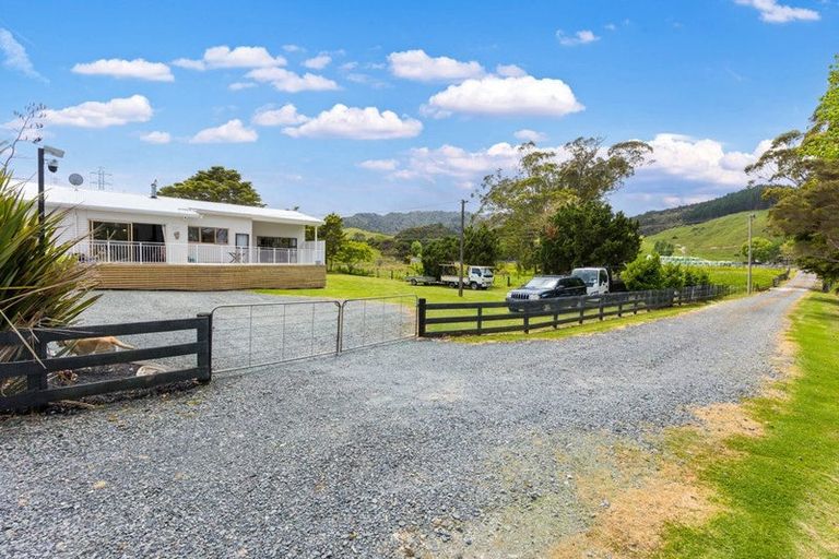 Photo of property in 3135 Kaipara Coast Highway, Glorit, Warkworth, 0984
