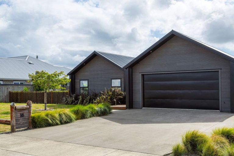 Photo of property in 16 Fantail Avenue, Carterton, 5713
