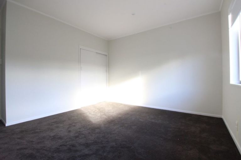Photo of property in 12 Pinedale Place, Henderson, Auckland, 0610