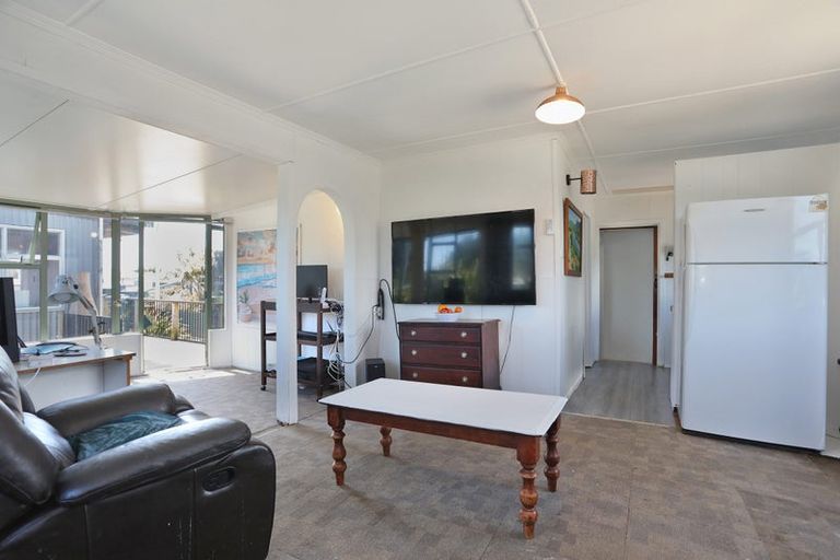 Photo of property in 75 Punga Street, Tangimoana, 4822