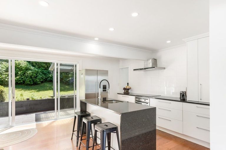 Photo of property in 27 Wellington Street, Russell, 0202