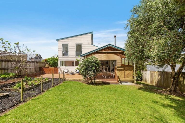 Photo of property in 8 Wiriana Place, Stanmore Bay, Whangaparaoa, 0932