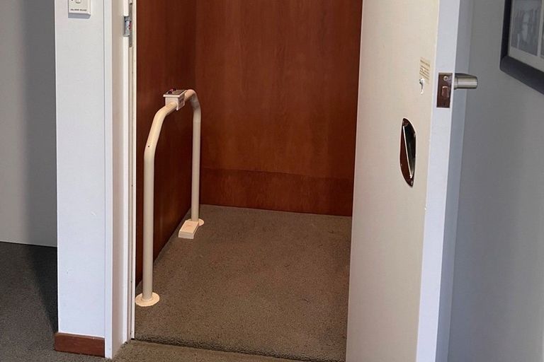 Photo of property in 20b Seapoint Road, Bluff Hill, Napier, 4110