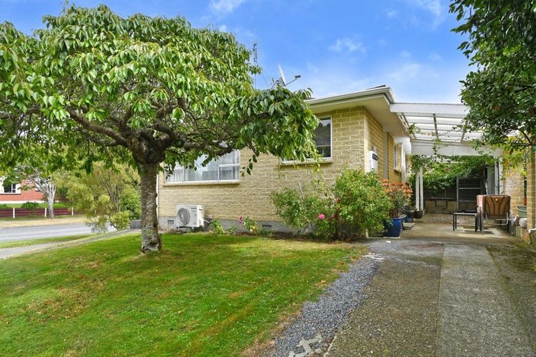 Photo of property in 1 Monterey Place, Totara Park, Upper Hutt, 5018