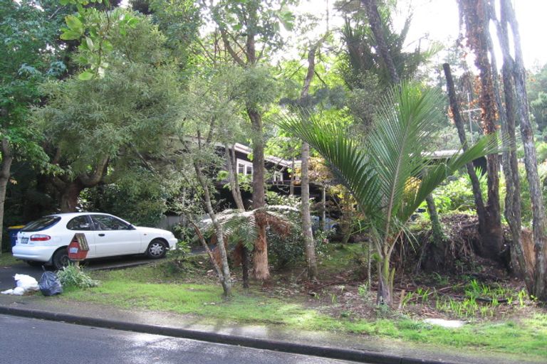 Photo of property in 10 Ngaio Road, Titirangi, Auckland, 0604