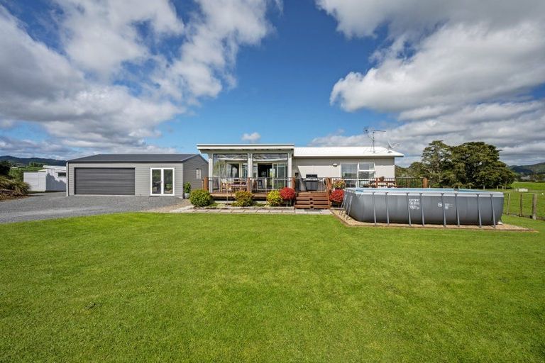 Photo of property in 590 Clevedon Kawakawa Road, Clevedon, Papakura, 2585