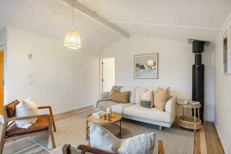 Photo of property in 24 Sylvan Avenue, Northcote, Auckland, 0627