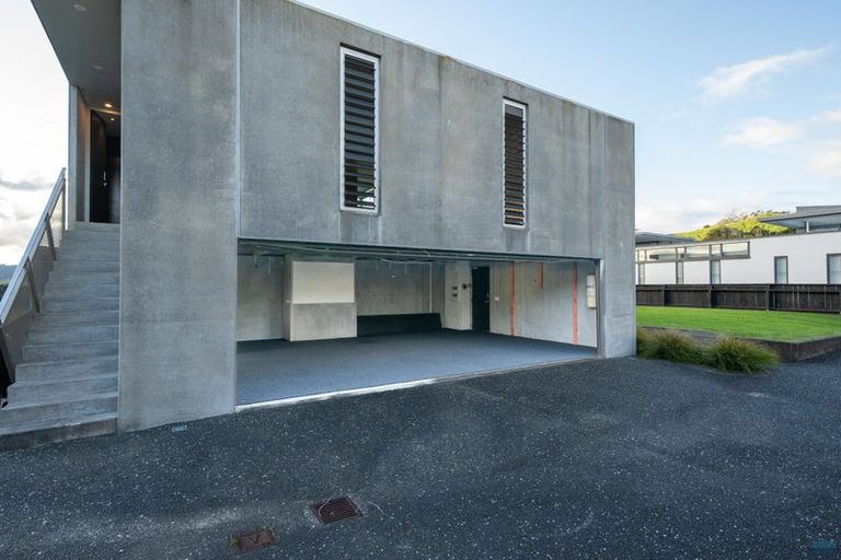 Photo of property in 63 Taumata Road, Omaha, 0986