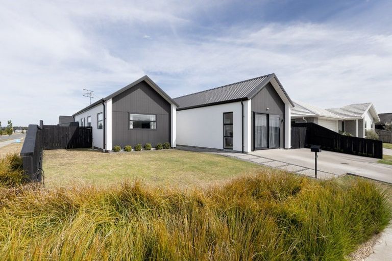 Photo of property in 1 Coolgardie Close, Papamoa, 3118