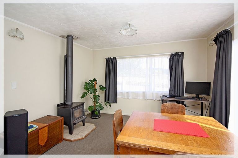 Photo of property in 28 Cousins Avenue East, Foxton Beach, Foxton, 4815