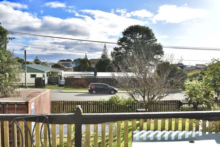 Photo of property in 22 Mahoe Street, Otaki Beach, Otaki, 5512